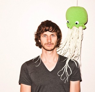 Gotye - Eyes Wide Open (Yeasayer Remix)