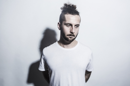 An Interview With Elderbrook On Indie Rock, Songwriting, And Reggie Watts